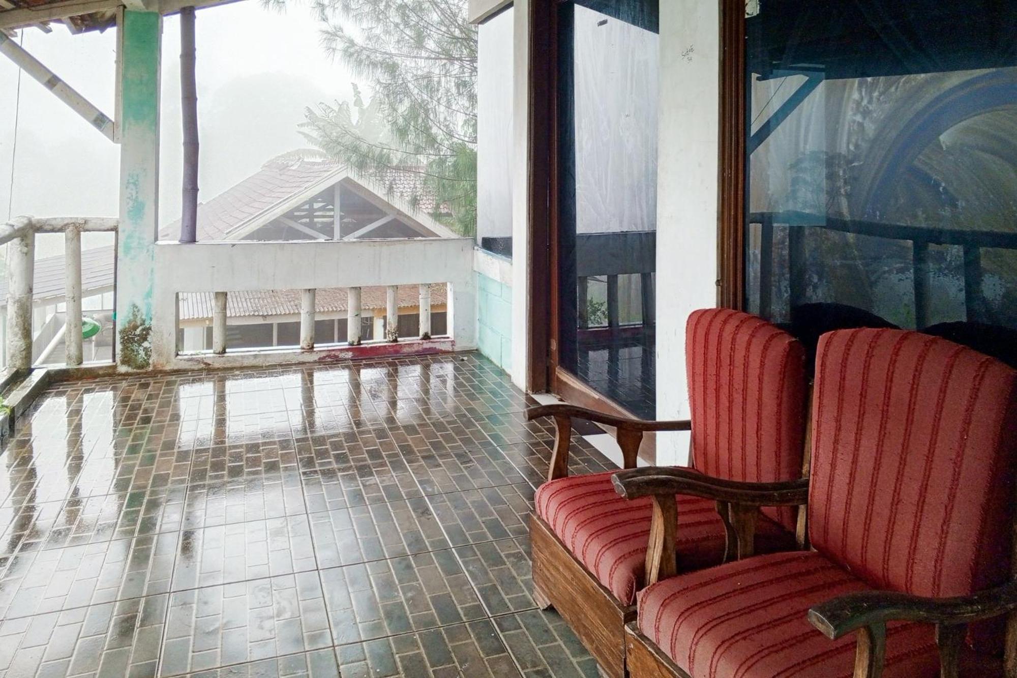 Villa Kampus Near Taman Safari Cisarua Puncak Redpartner Bogor Exterior foto