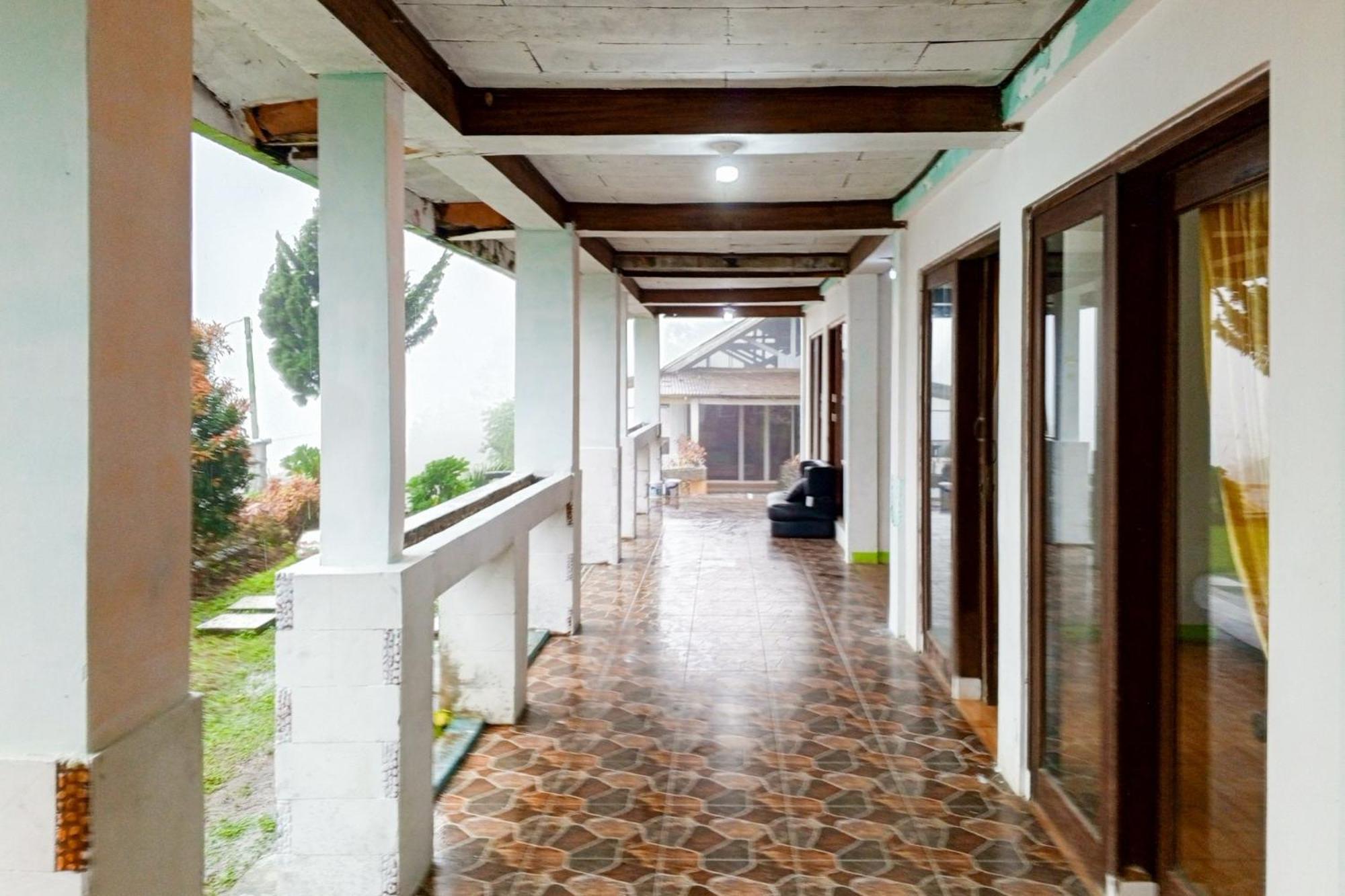 Villa Kampus Near Taman Safari Cisarua Puncak Redpartner Bogor Exterior foto